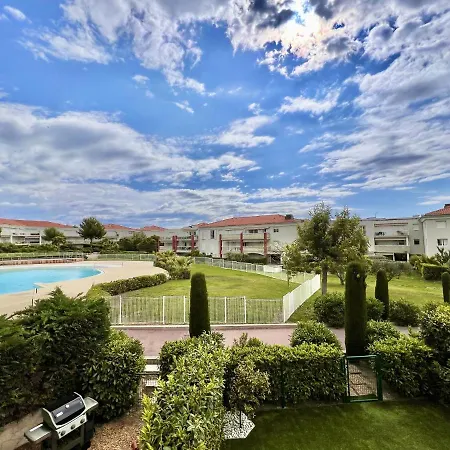 Bel Apt Avec Terrasse Et Piscine By Weekome Apartman *